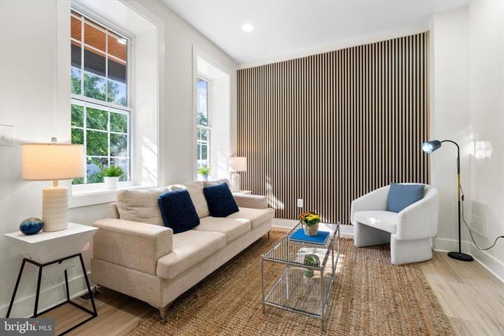 1129 8th St Ne #1 - Photo 5 of 30