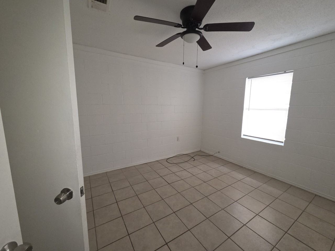 903 W 1st St #2 - Photo 5 of 5