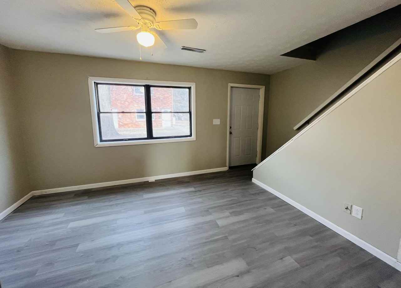 846 N Main St #J - Photo 2 of 9