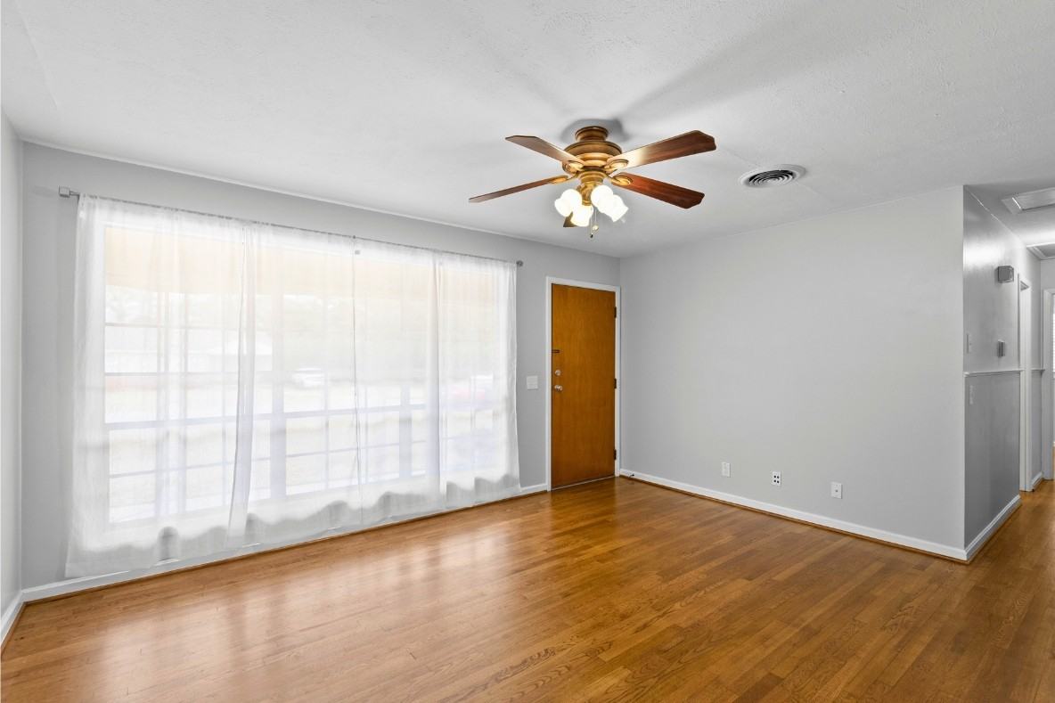 1558 Emily Ave #1 - Photo 3 of 20