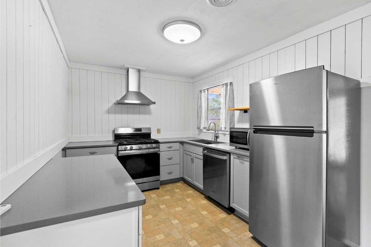 1558 Emily Ave #1 - Photo 4 of 20