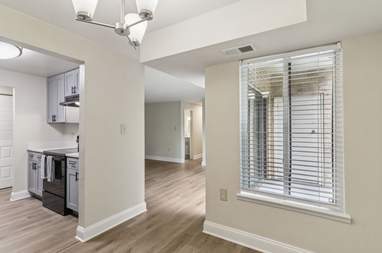 4511 Colony Ct - Photo 3 of 39