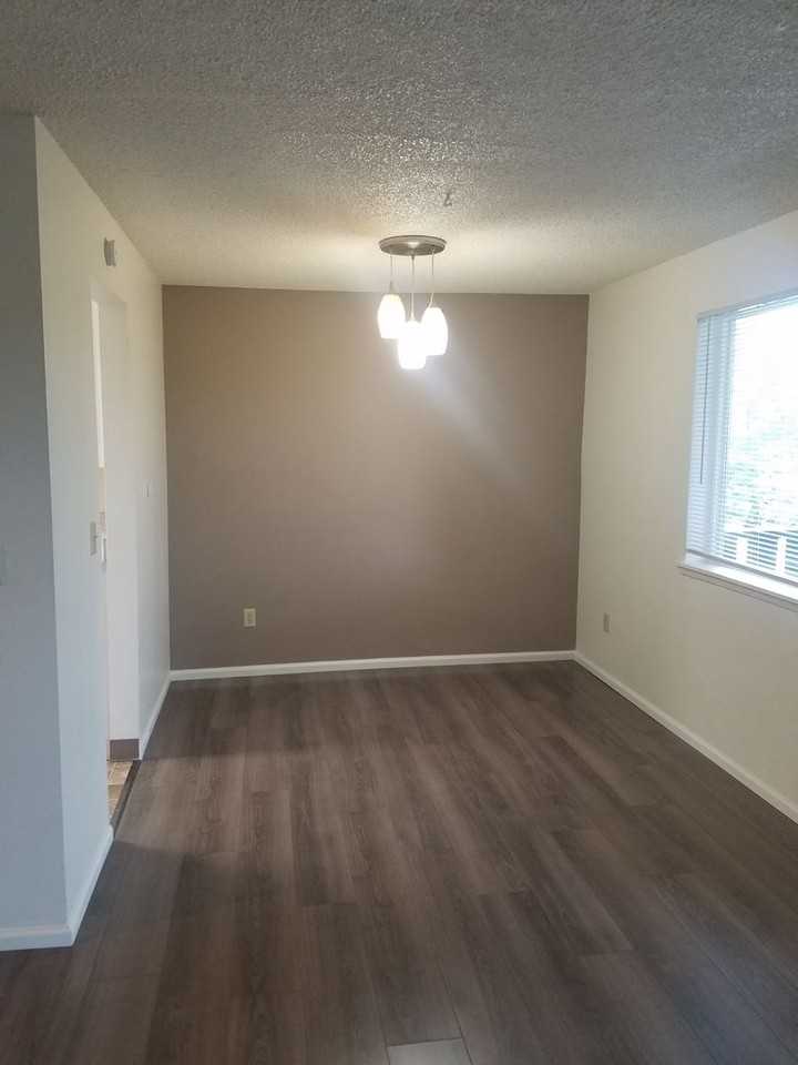 Stratford Heights in University Place - Photo 2 of 39