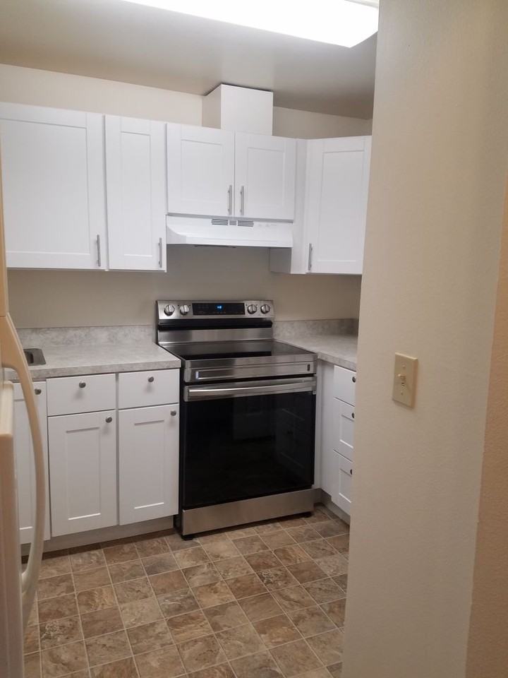 Stratford Heights in University Place - Photo 7 of 39