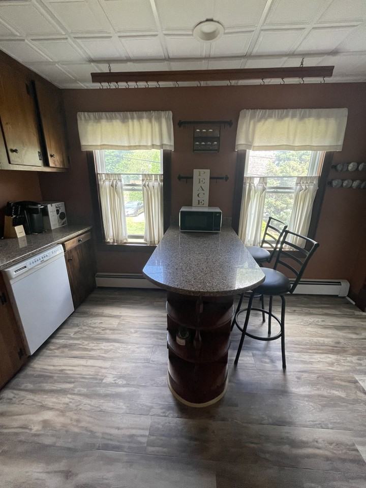 54 Allen St #1 - Photo 5 of 21