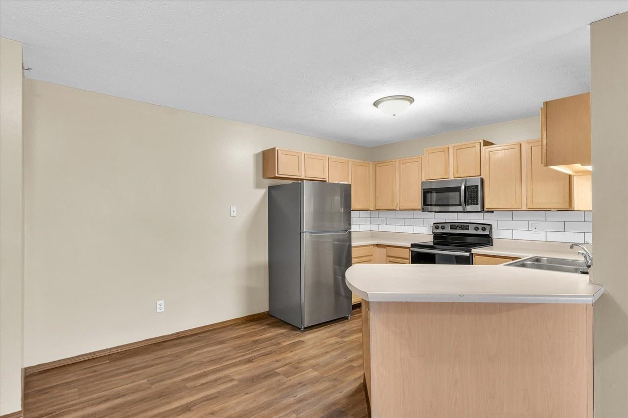 1-6 Rainbow Circle - Photo 5 of 19