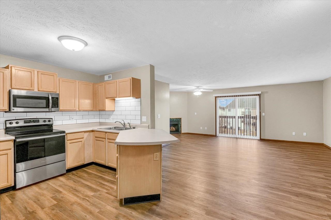 1-6 Rainbow Circle - Photo 6 of 19