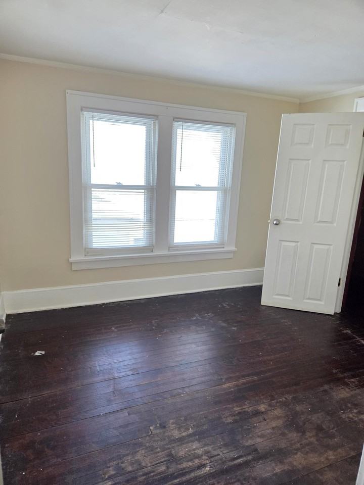 3527 Oliver Ave N #1 - Photo 5 of 15