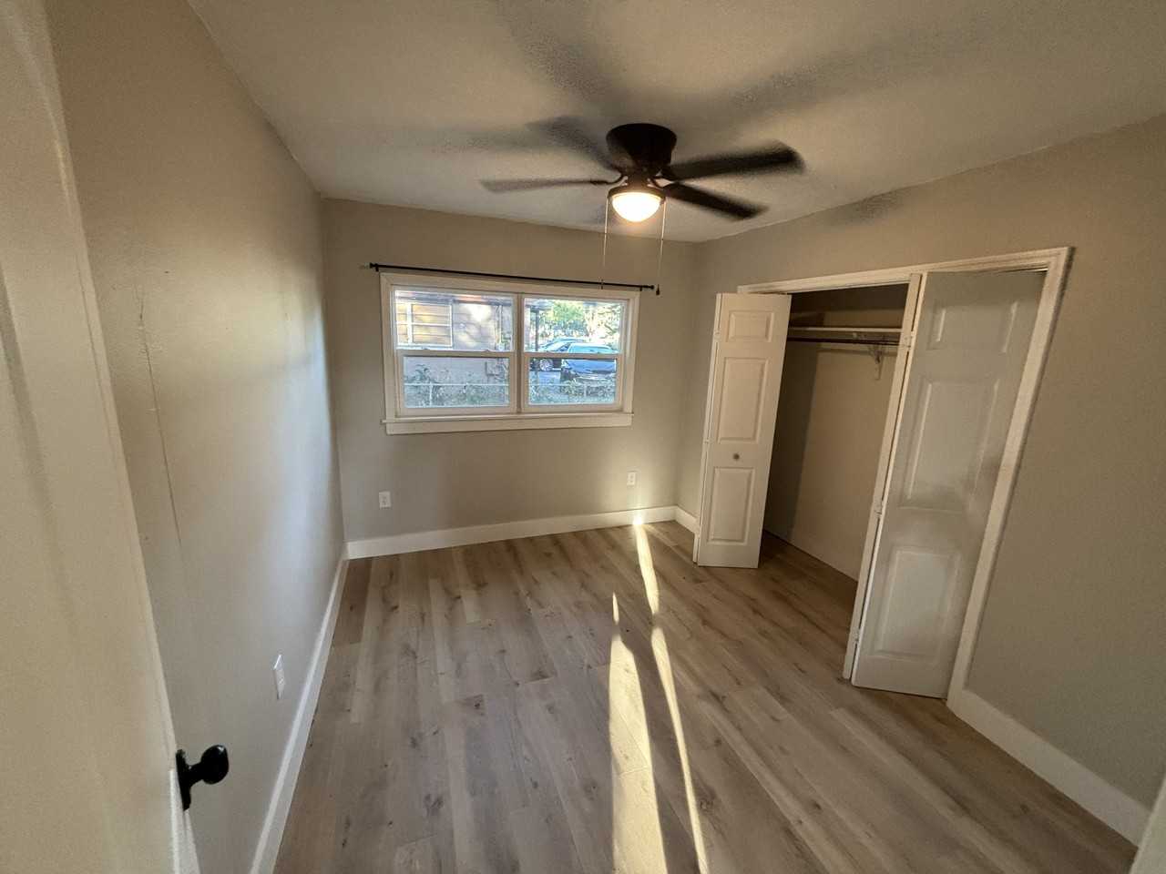 1709 E Chelsea St #F - Photo 5 of 9