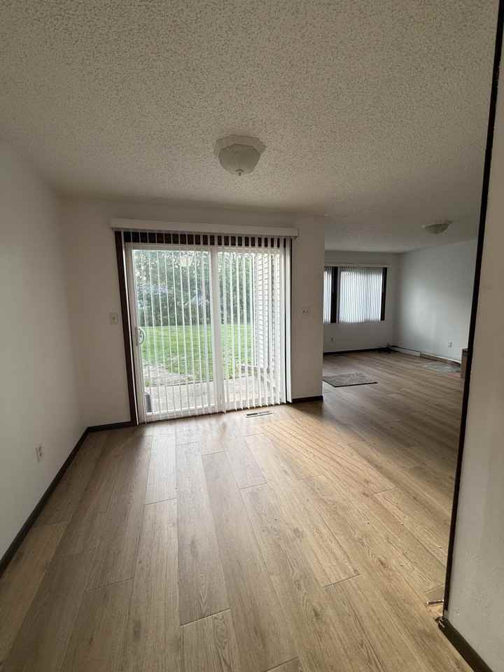 3915 Southlawn Rd #3915 - Photo 3 of 17