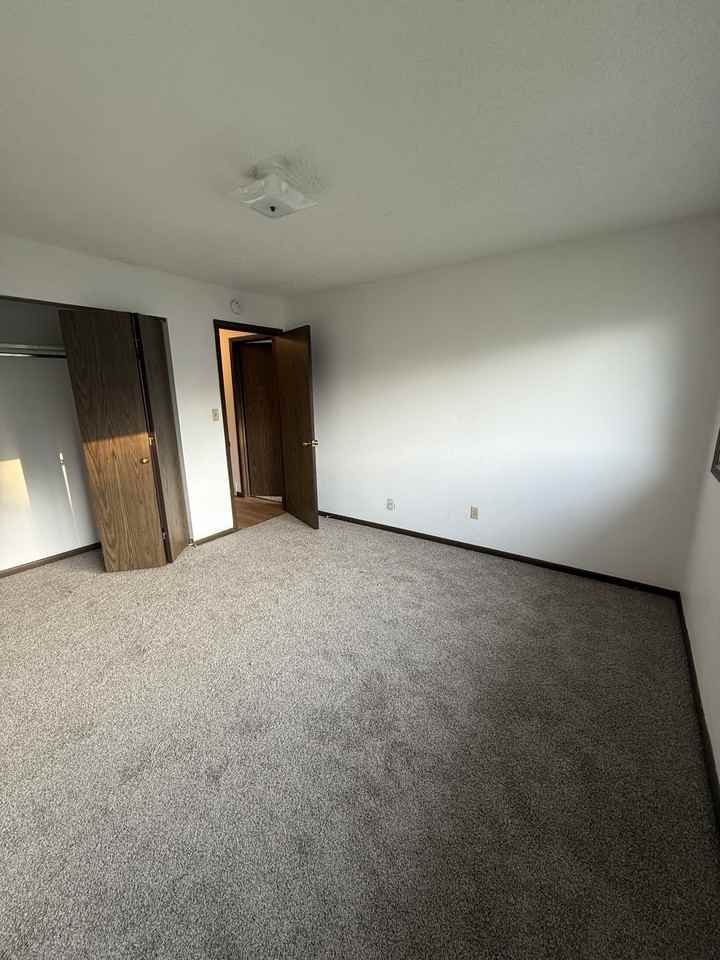 3915 Southlawn Rd #3915 - Photo 6 of 17