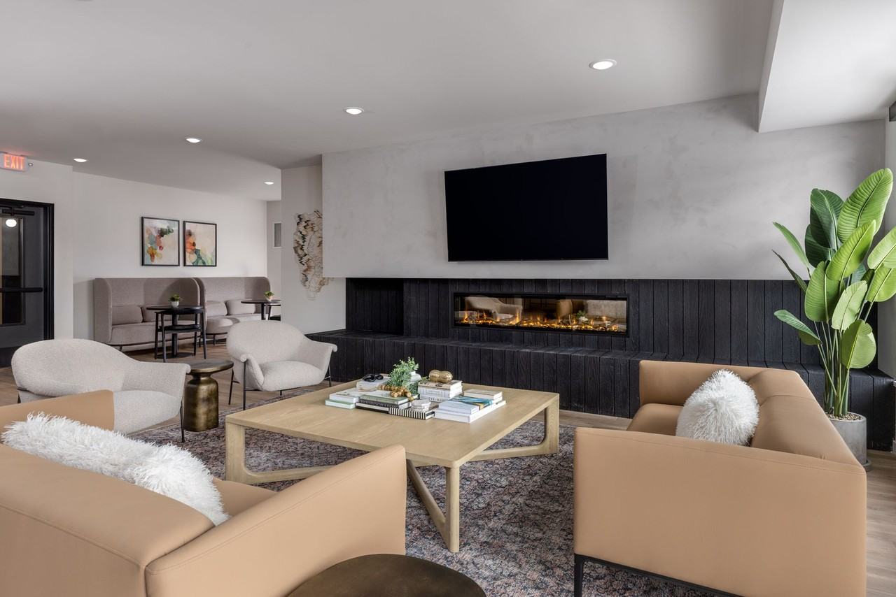 First & Banks - Photo 6 of 50