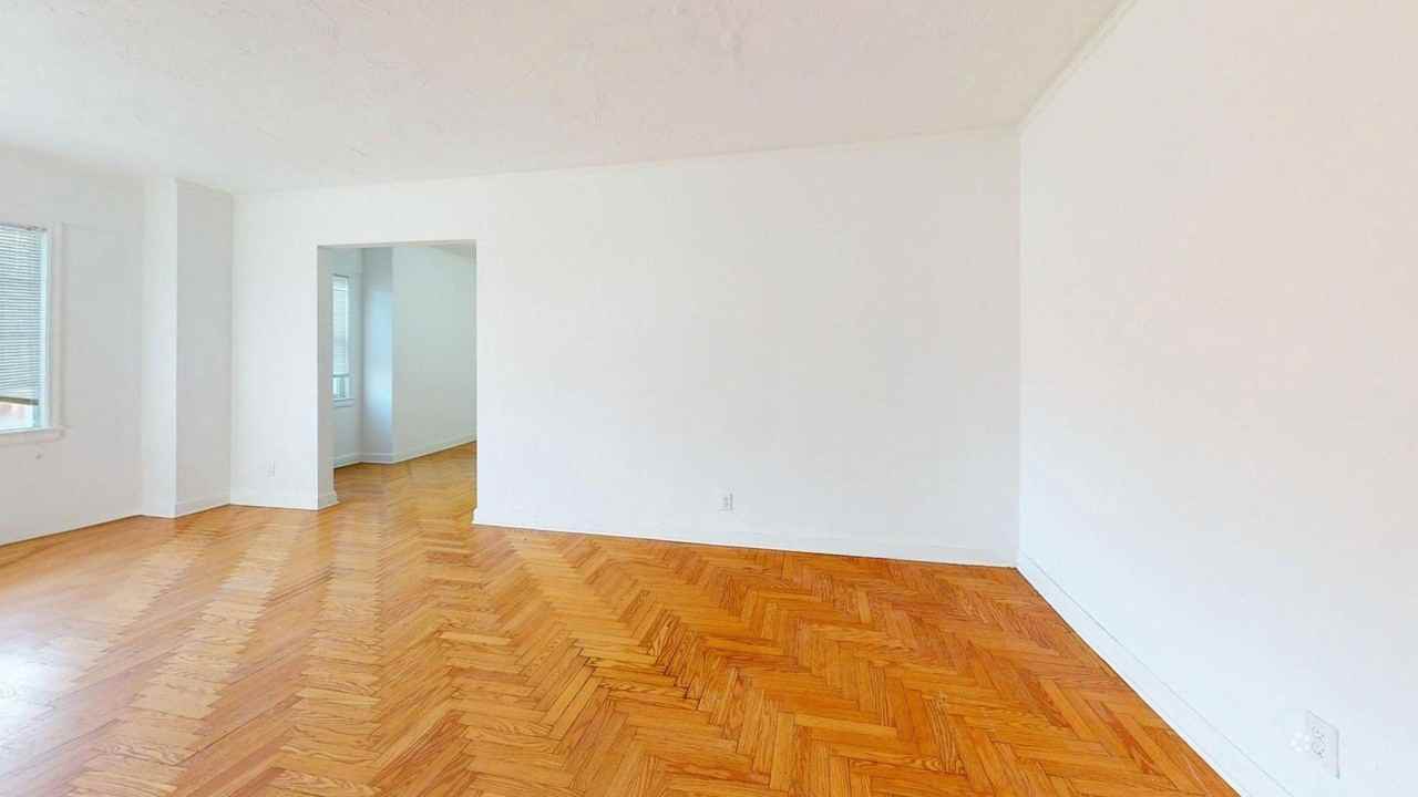 Lakemore Apartments - Photo 4 of 50