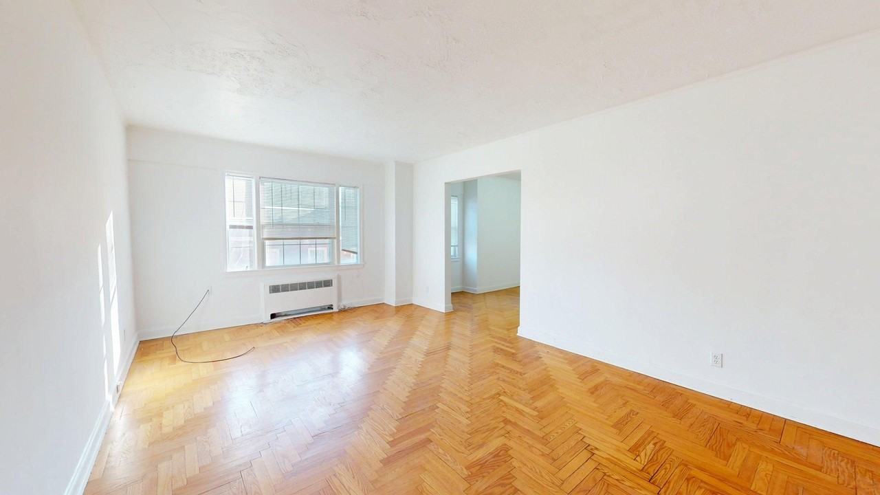 Lakemore Apartments - Photo 5 of 50
