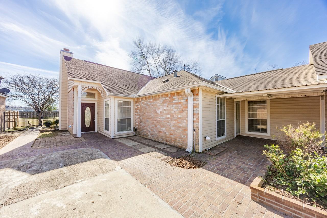 13422 South Fairview Avenue - Photo 4 of 19