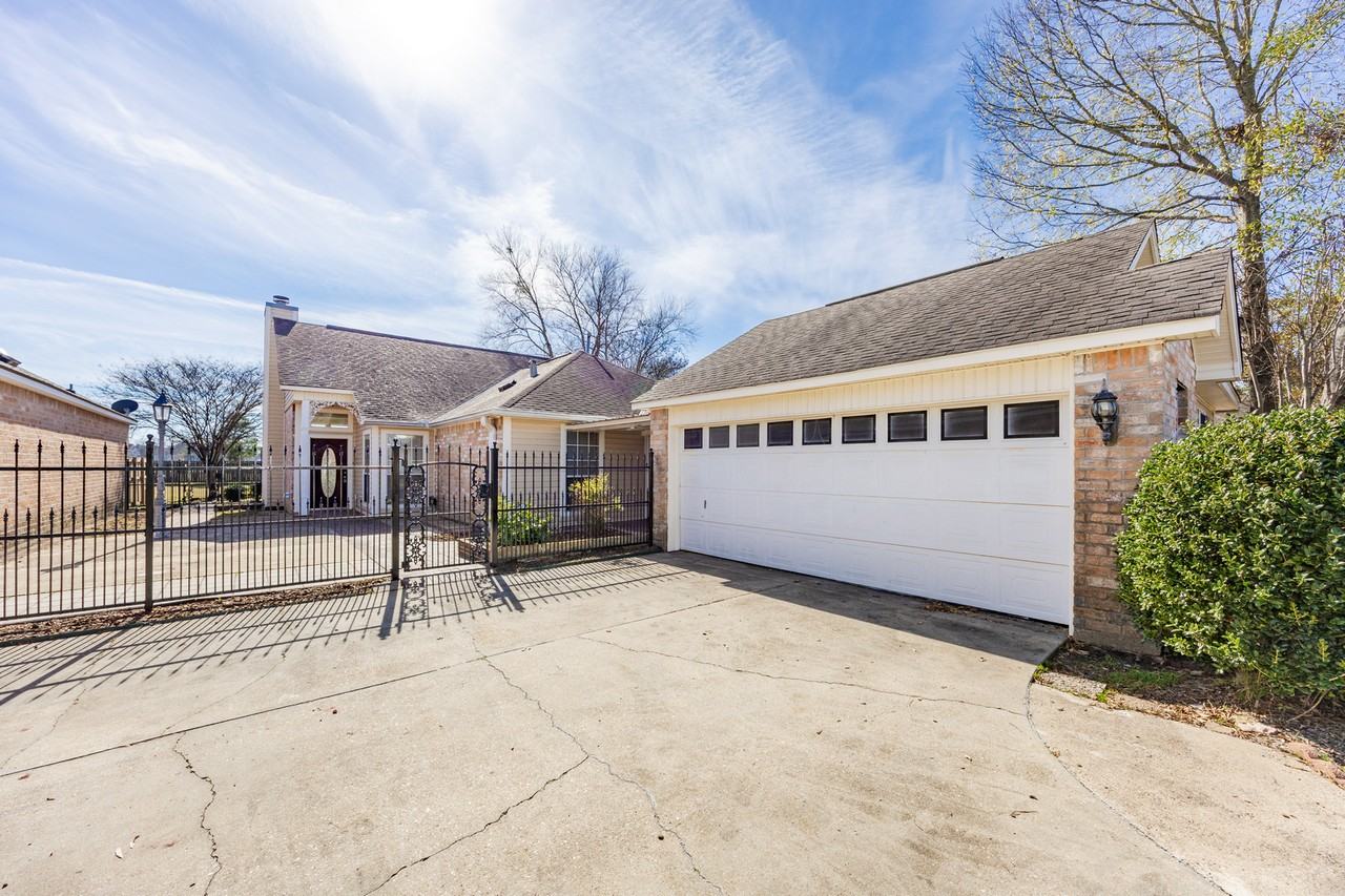 13422 South Fairview Avenue - Photo 5 of 19