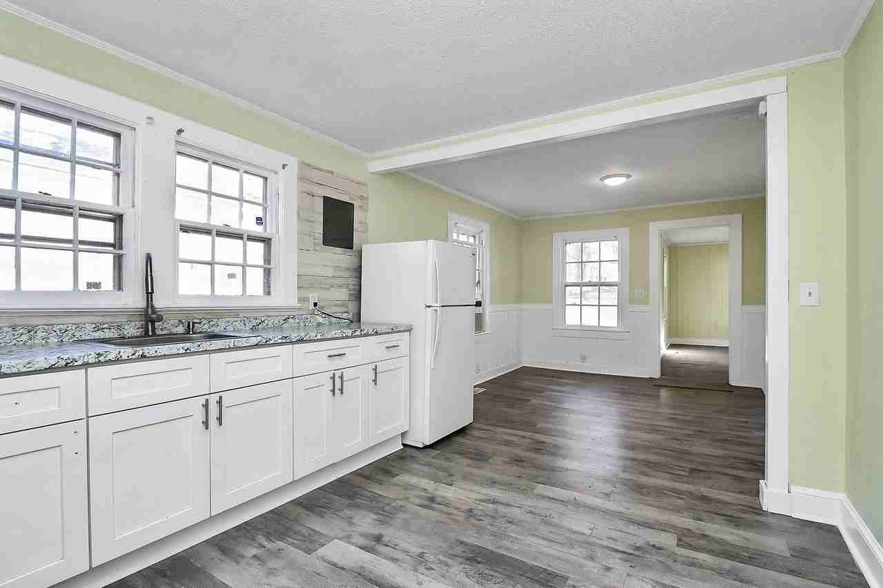 1208 Saratoga Dr #1 - Photo 2 of 24