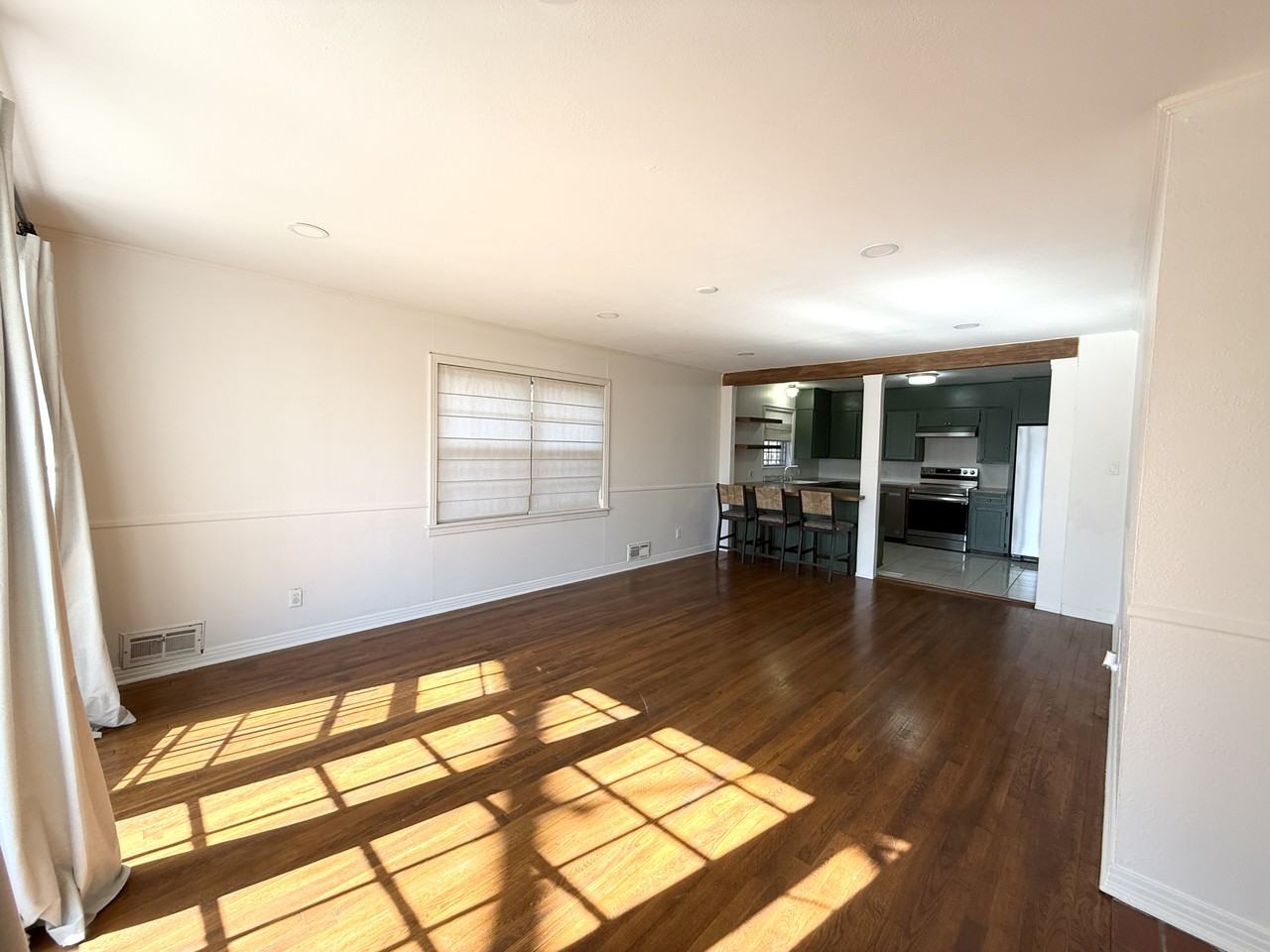 1100 W Grand Ave #1 - Photo 5 of 34