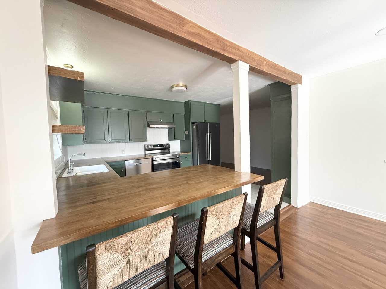 1100 W Grand Ave #1 - Photo 6 of 34