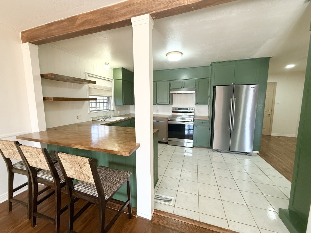 1100 W Grand Ave #1 - Photo 7 of 34