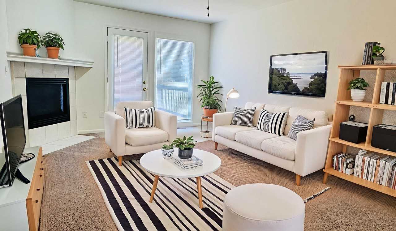 5808-5810 NE 42nd St - Photo 3 of 27