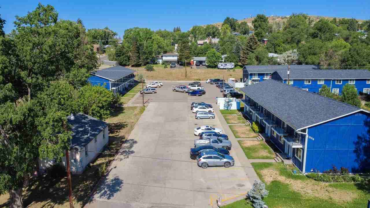 Great location townhomes with private back patios! - Photo 2 of 6