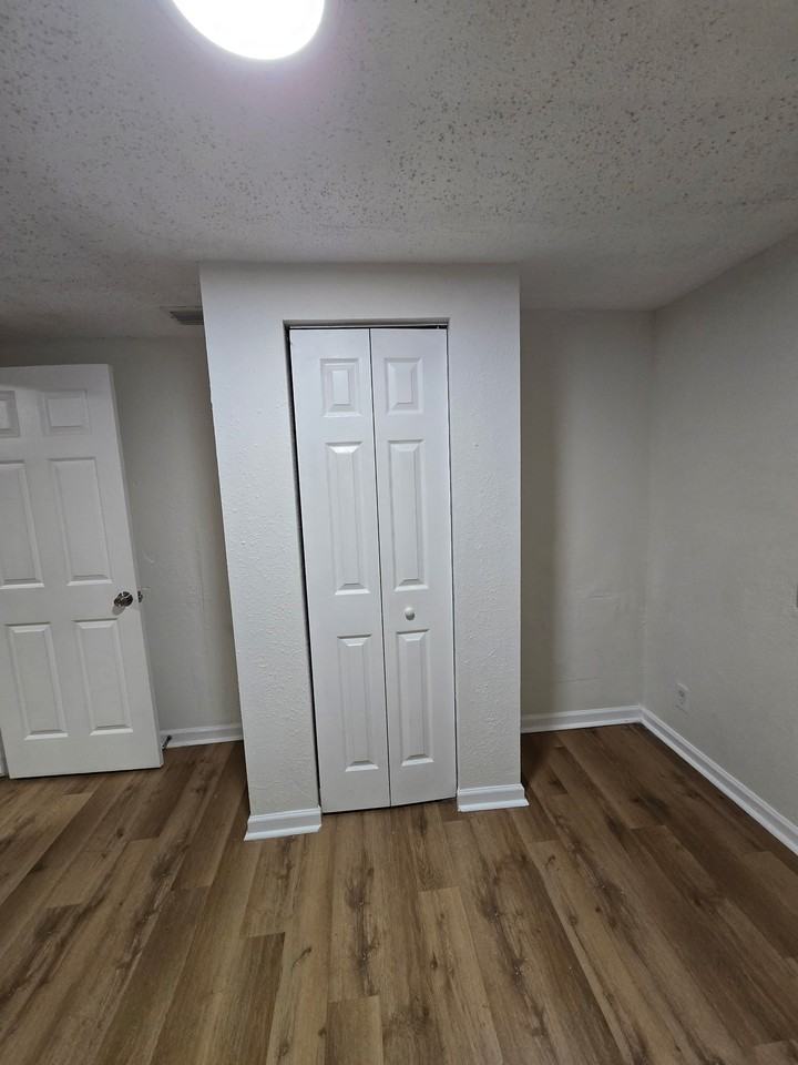 1347 W 26th St #1 - Photo 3 of 7