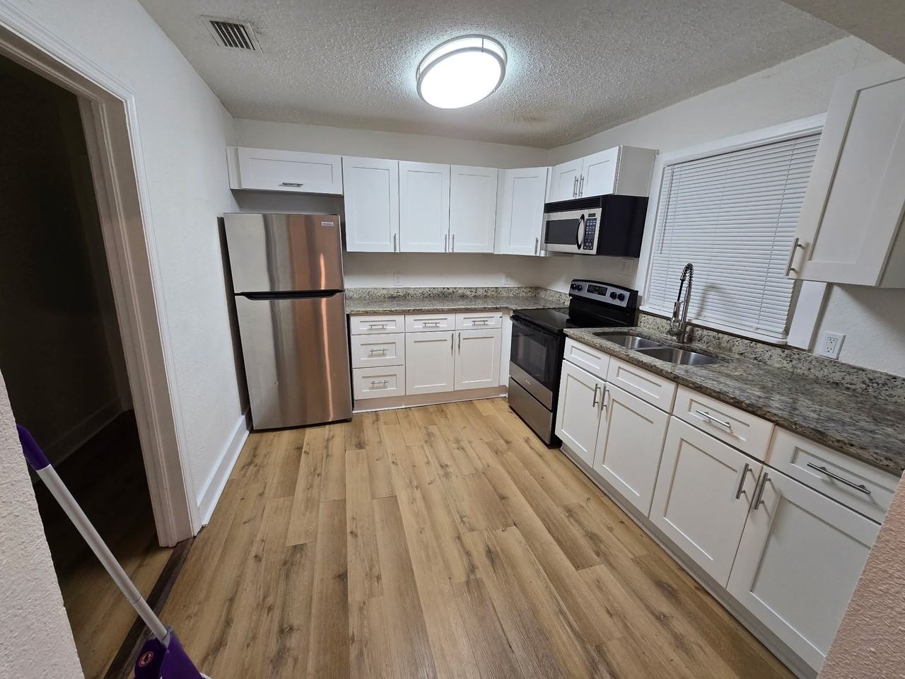 1347 W 26th St #1 - Photo 5 of 7