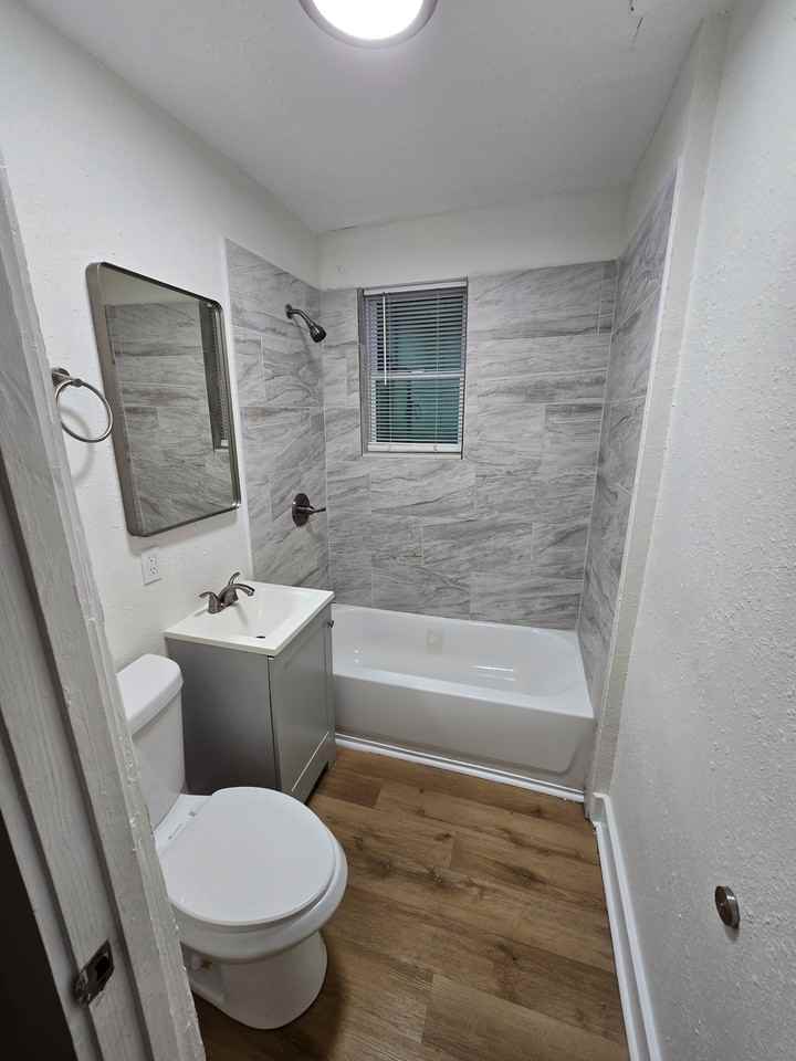 1347 W 26th St #1 - Photo 6 of 7