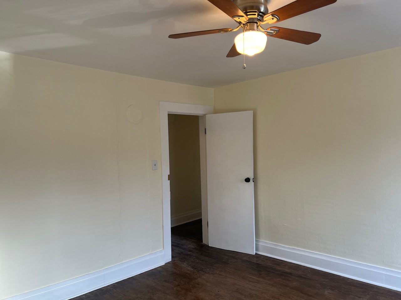 436 S 6th St W #1-2 - Photo 2 of 11