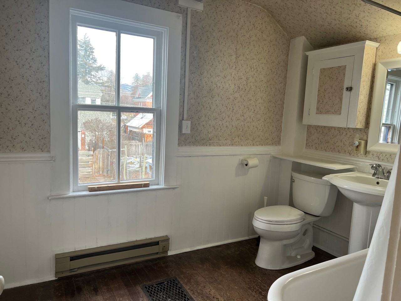 436 S 6th St W #1-2 - Photo 7 of 11