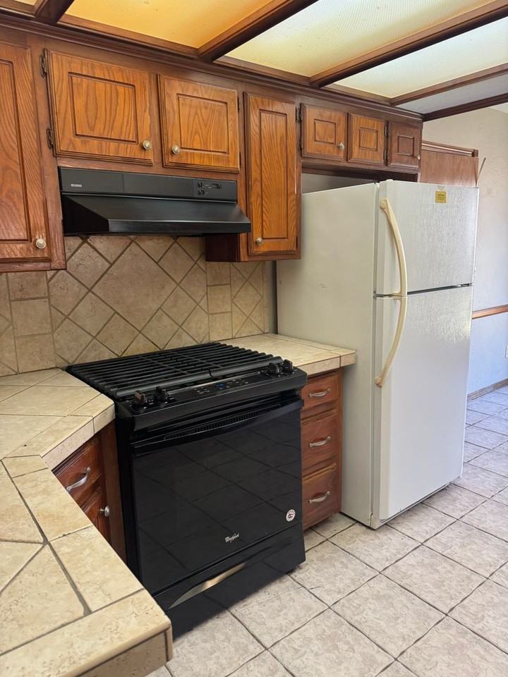 2607 Wood Hollow St - Photo 5 of 28