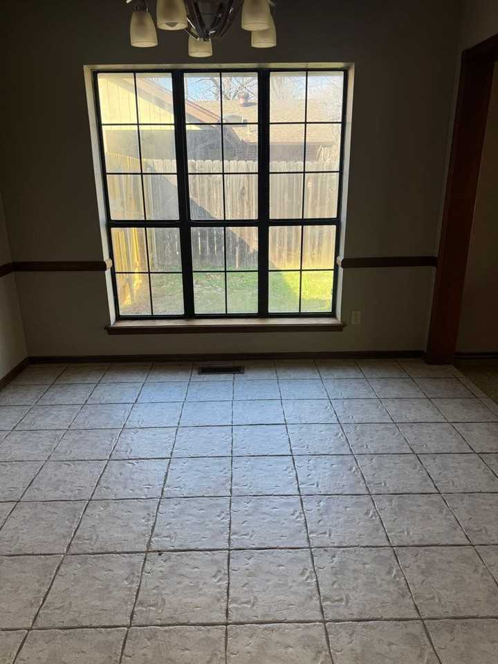 2607 Wood Hollow St - Photo 6 of 28