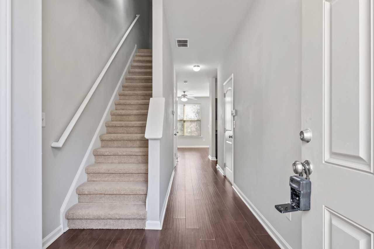 3014 Bonnes Dr - Photo 2 of 27