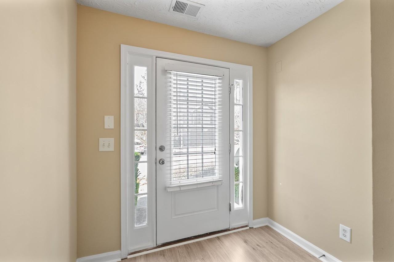 3100 Bonnes Dr - Photo 3 of 30