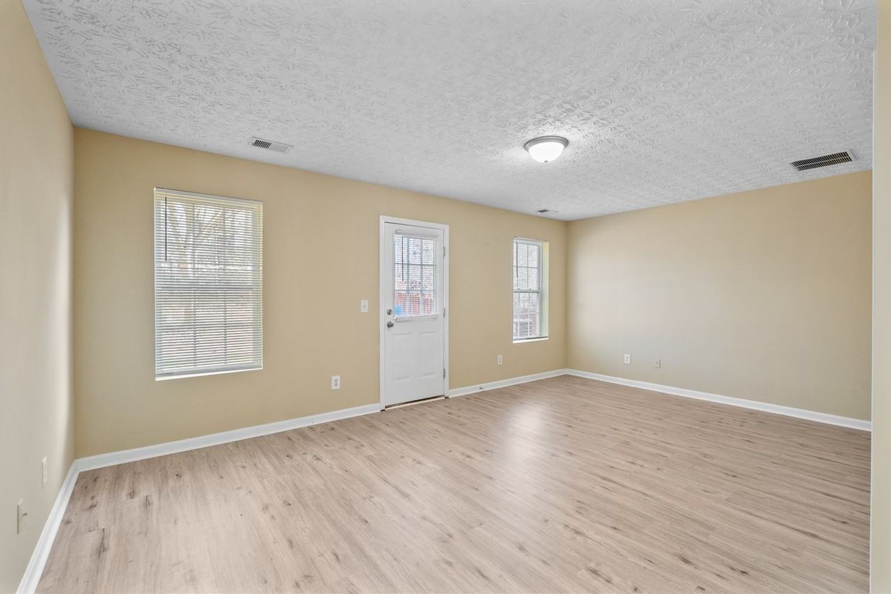 3100 Bonnes Dr - Photo 4 of 30