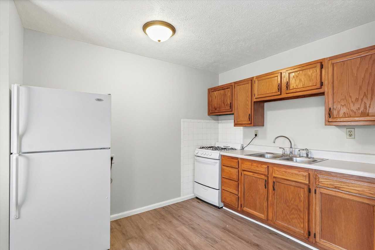 618 S Mc Clun St - Photo 7 of 11