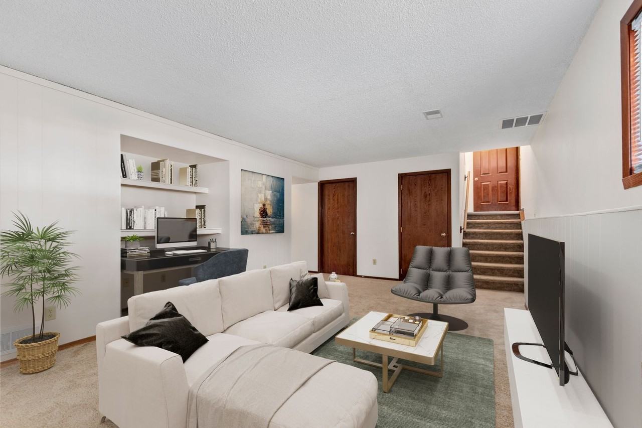 1634 S Nicolet Rd - Photo 5 of 11