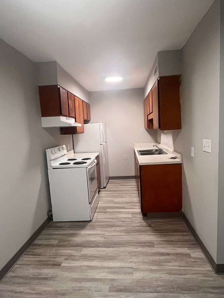 Twin Oaks Apartments - Photo 2 of 8