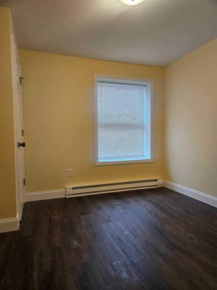 920 N Church St - Photo 3 of 13