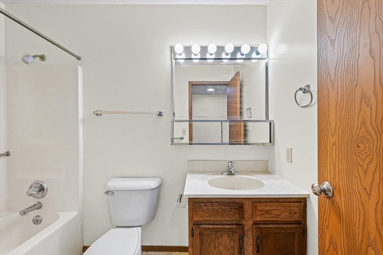 1601 N. Hershey - Photo 6 of 48