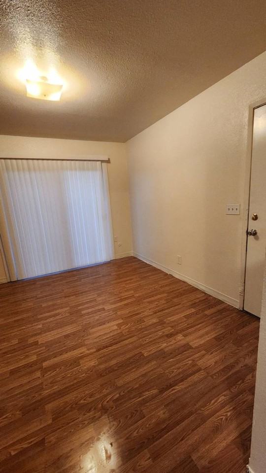 7329 N San Pablo Ave - Photo 2 of 14