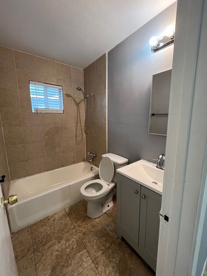 Sunnyside Duplexes - Photo 6 of 10