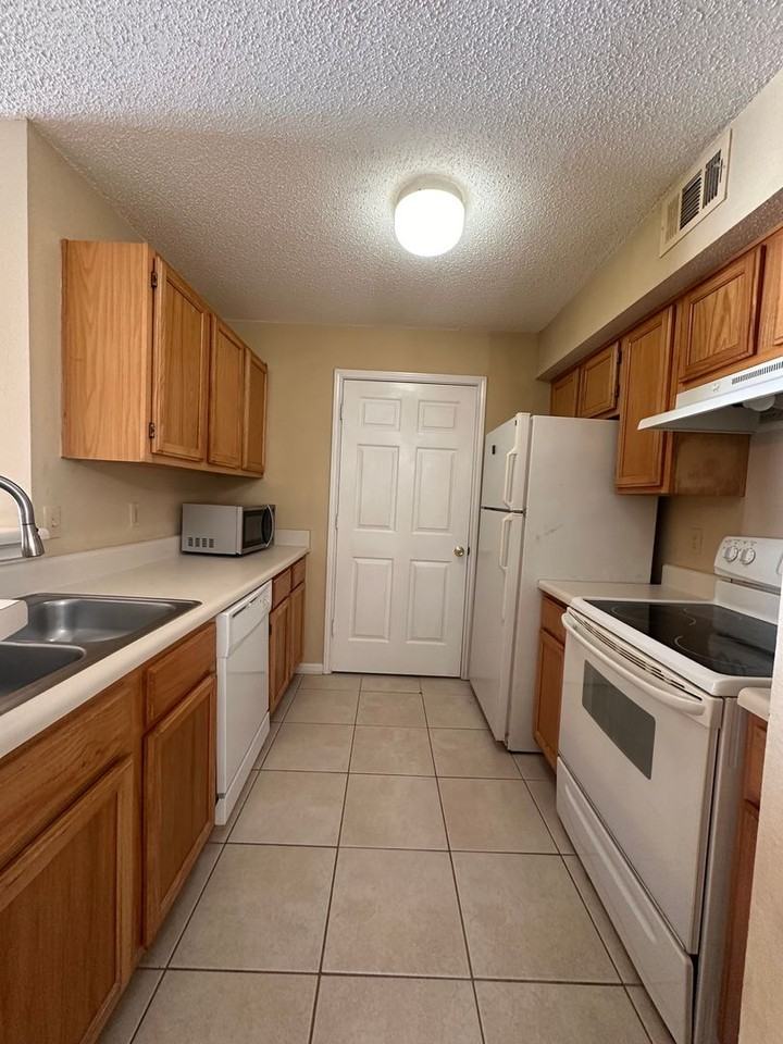 4009 Dancing Cloud Ct #46