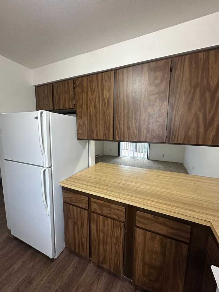 $1,075 / 2br - Photo 5 of 32