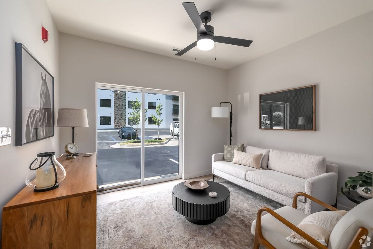 1729 Midtown - Photo 3 of 8