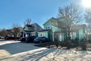 featured image of 218 Gurley Ln