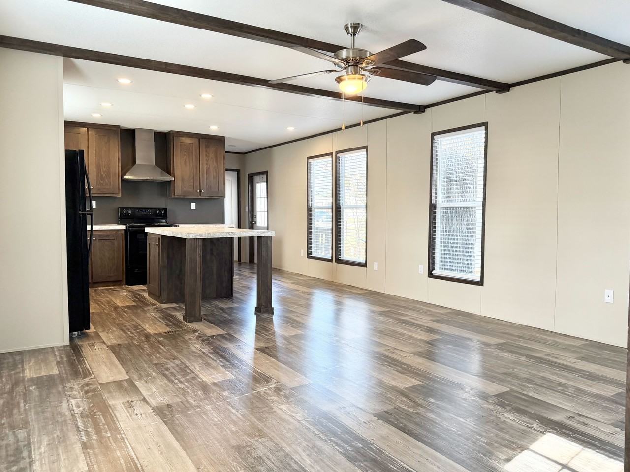 117 Betty St - Photo 3 of 23