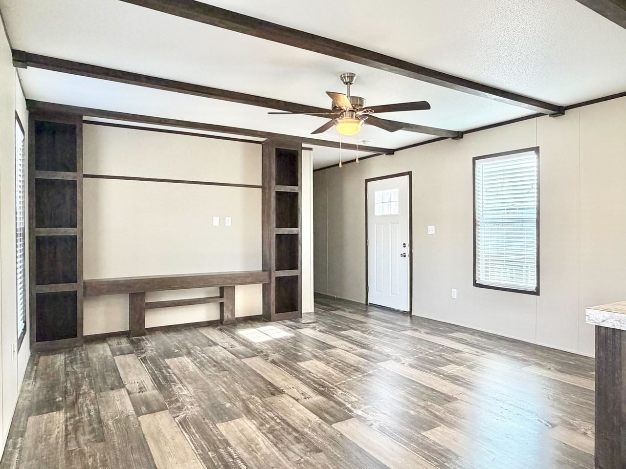 117 Betty St - Photo 4 of 23