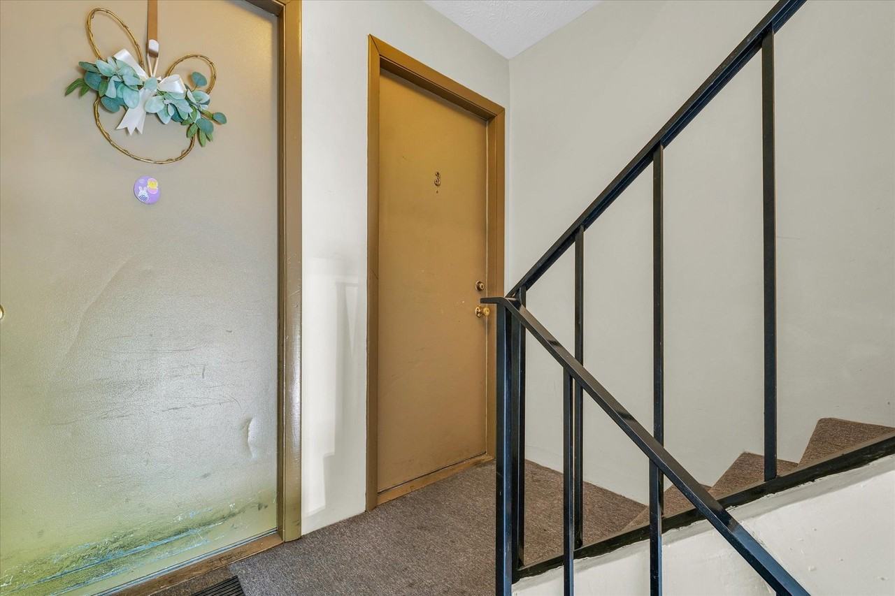 712 Arcadia Dr - Photo 5 of 19